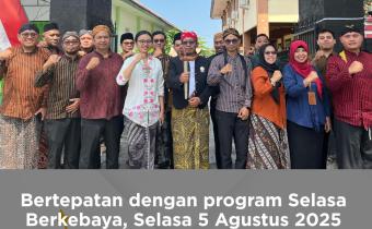 selasa berkebaya